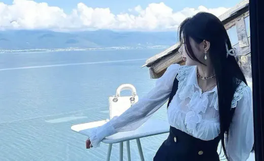 �������