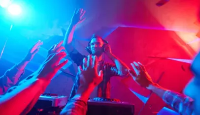 �ṷDJ(DJ����ƽ̨)